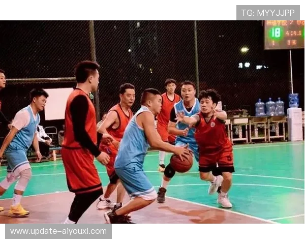 全球篮球大战：顶级赛场燃情绽放英雄荣耀，全球篮球职业联赛