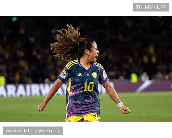 哥伦比亚队后卫佩雷斯在巴黎奥运会上表现出色，2021哥伦比亚球员