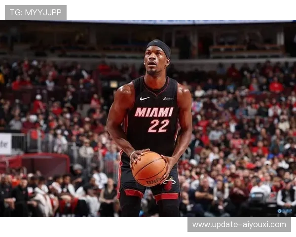 巴特勒造出对抗后稳稳命中，热火控制住节奏