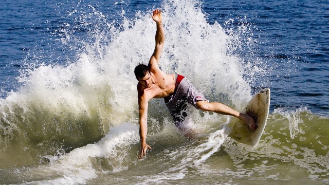 爱游戏-体育科技大展展示新型训练设备，行业期待创新，体育训练创新项目