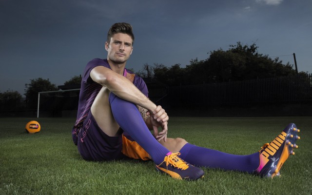 爱游戏ayx-欧洲足球联赛榜首争夺战持续升级，欧洲足球联赛2021